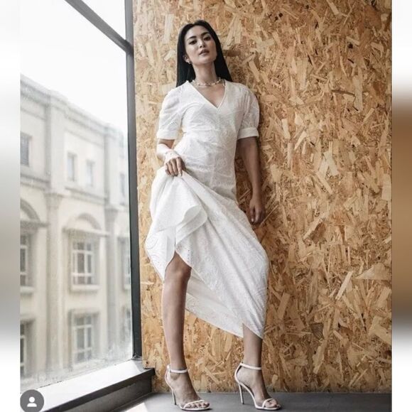 Zara EMBROIDERED EYELET DRESS ZW COLLECTION - Picture 2 of 10